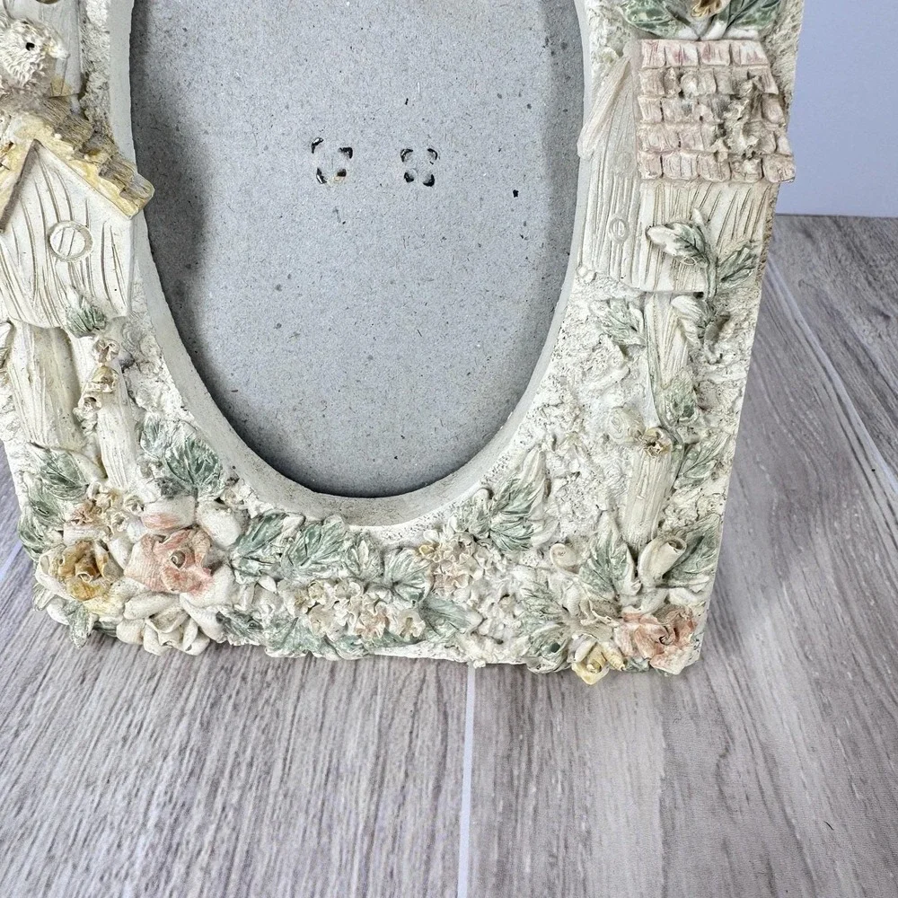 Cottage Bird Floral Picture Frame Oval Photo Opening Resin‎ Cottagecore Decor